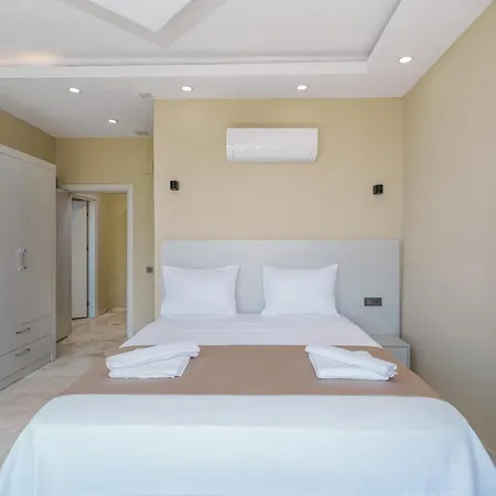 Turalya - Islamlar With A Pool