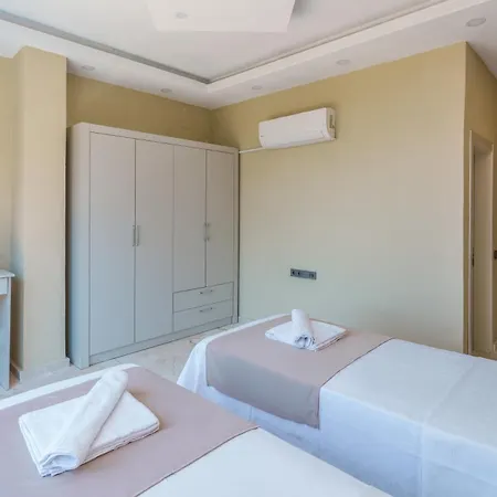 Turalya - Islamlar With A Pool *