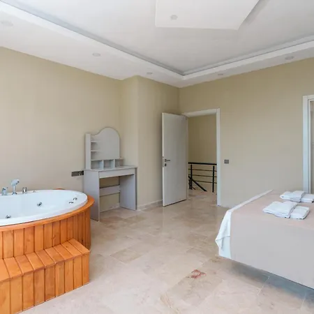 Turalya - Islamlar With A Pool *