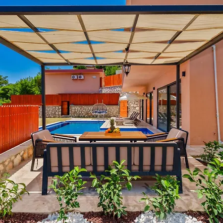 Villa Turalya - Islamlar With A Pool *